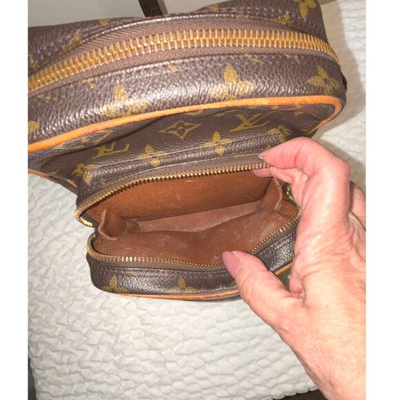 Louis Vuitton Monogram Crossbody Amazone - Picture 4 of 7